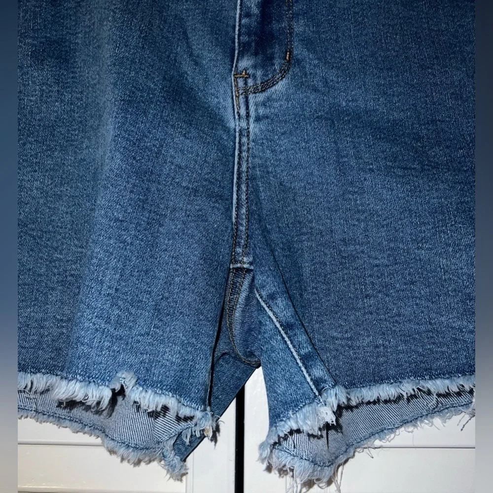 Judy Blue High Rise Star Embroidered Denim Shorts